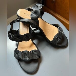 London Fog women’s black sandals in size 7.